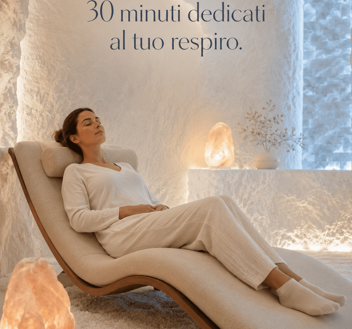 Adulto rilassato durante una seduta Respiria di terapia del sale